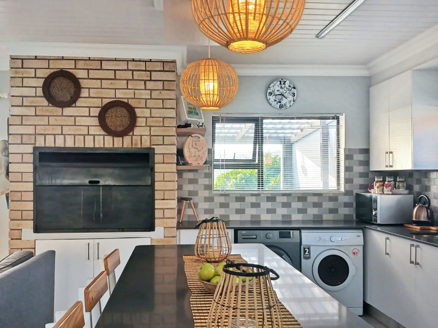 2 Bedroom Property for Sale in Fraaiuitsig Western Cape